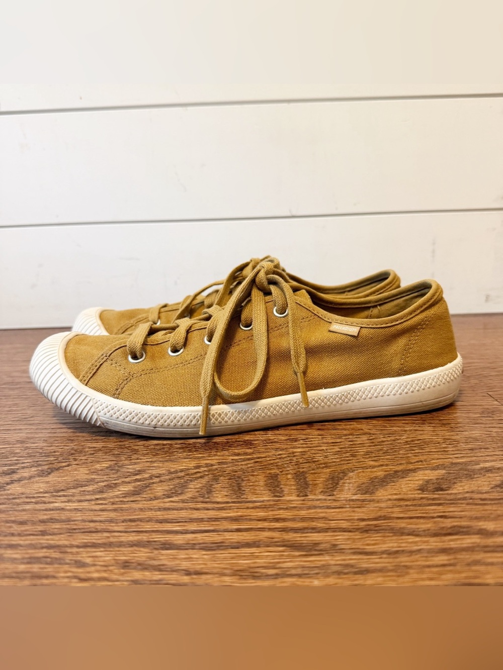 Palladium | Women’s Palla Phoenix Low canvas fashion sneakers in cognac Size 9.5